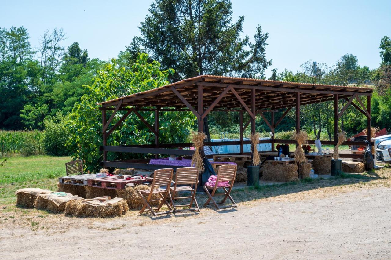 Agriturismo Why Farm Marano Ticino 外观 照片
